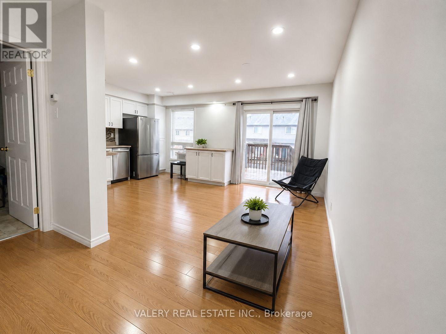 1 - 21 Sorrento St Street, Kitchener, Ontario N2R 0A4 - Photo 7 - X13431206