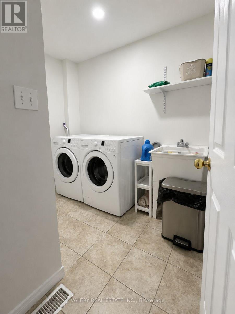 1 - 21 Sorrento St Street, Kitchener, Ontario N2R 0A4 - Photo 10 - X13431206