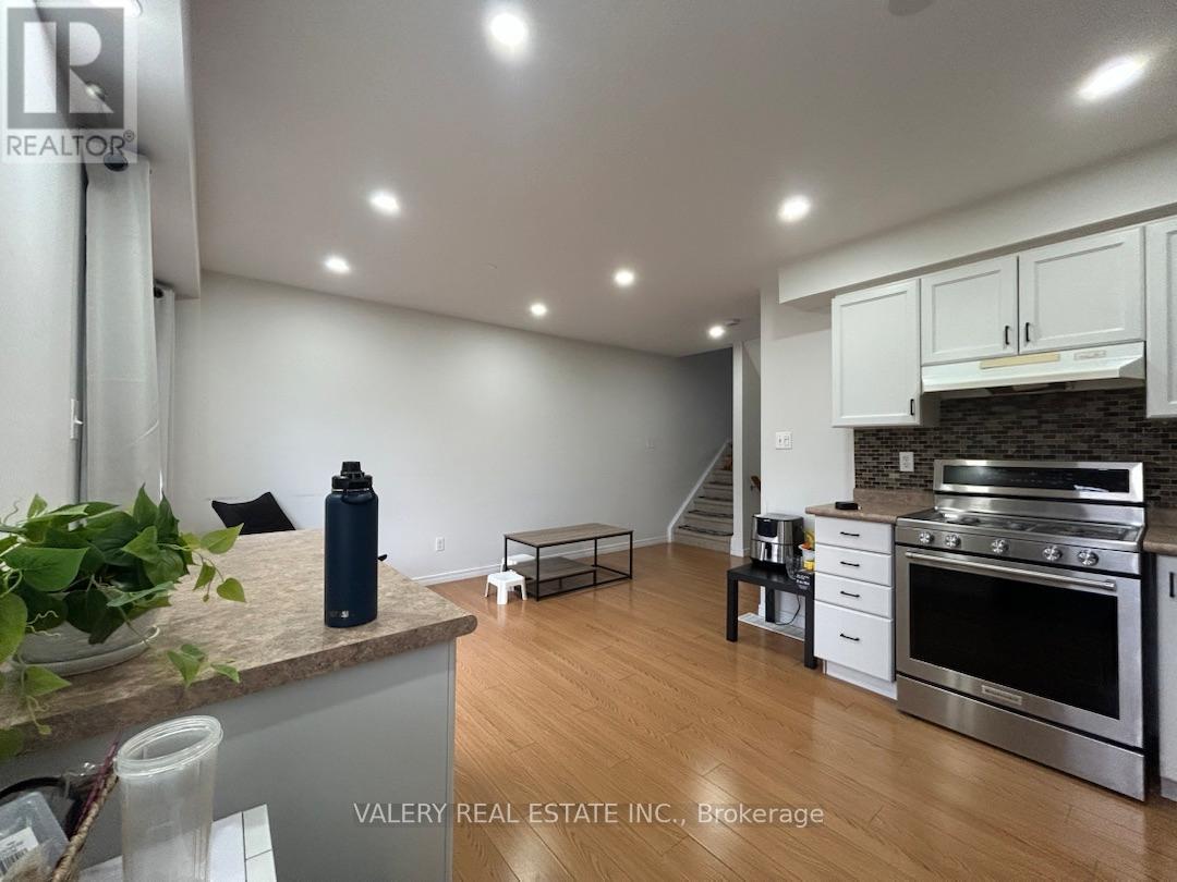 1 - 21 Sorrento St Street, Kitchener, Ontario N2R 0A4 - Photo 11 - X13431206