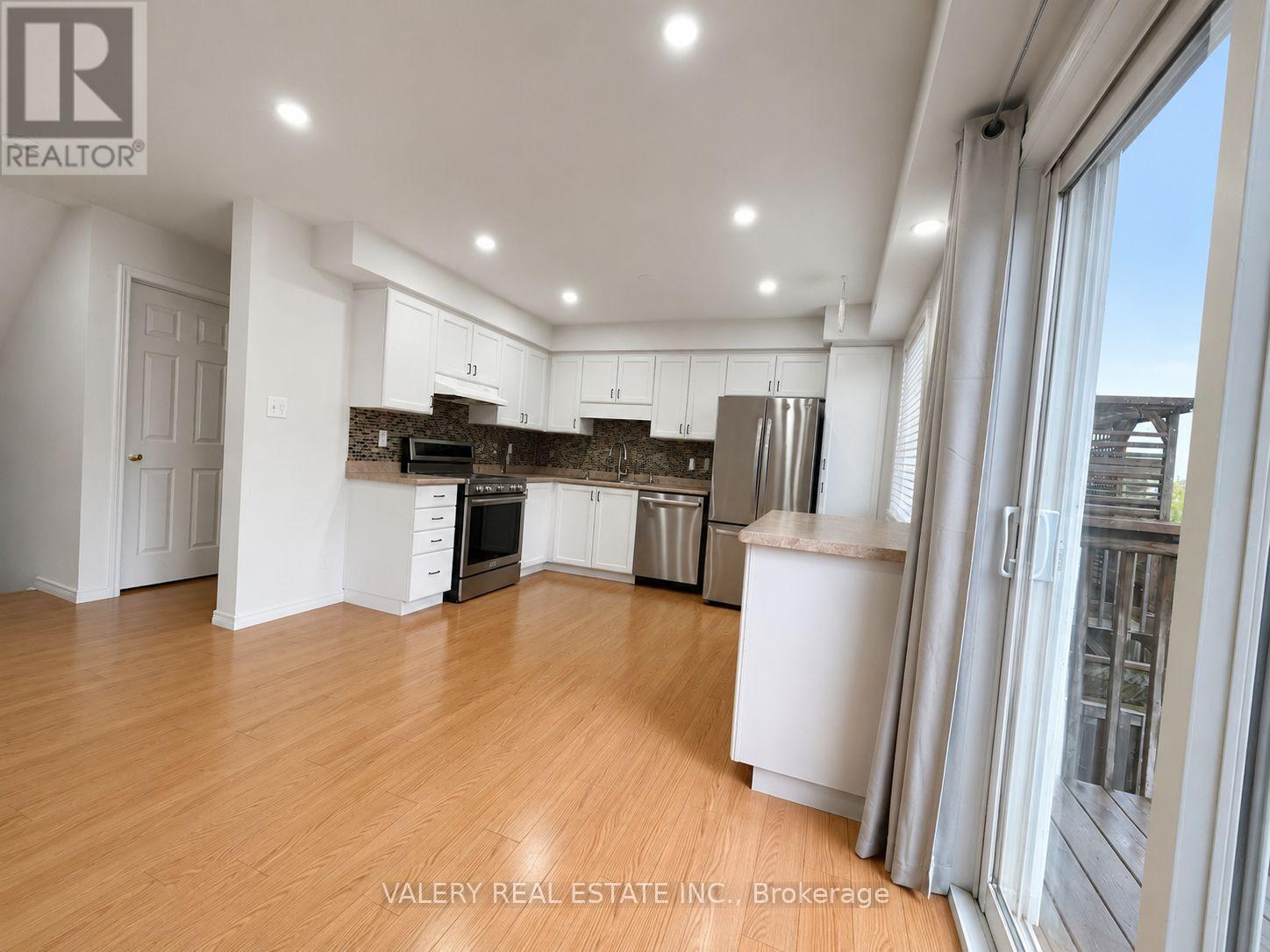 1 - 21 Sorrento St Street, Kitchener, Ontario N2R 0A4 - Photo 6 - X13431206