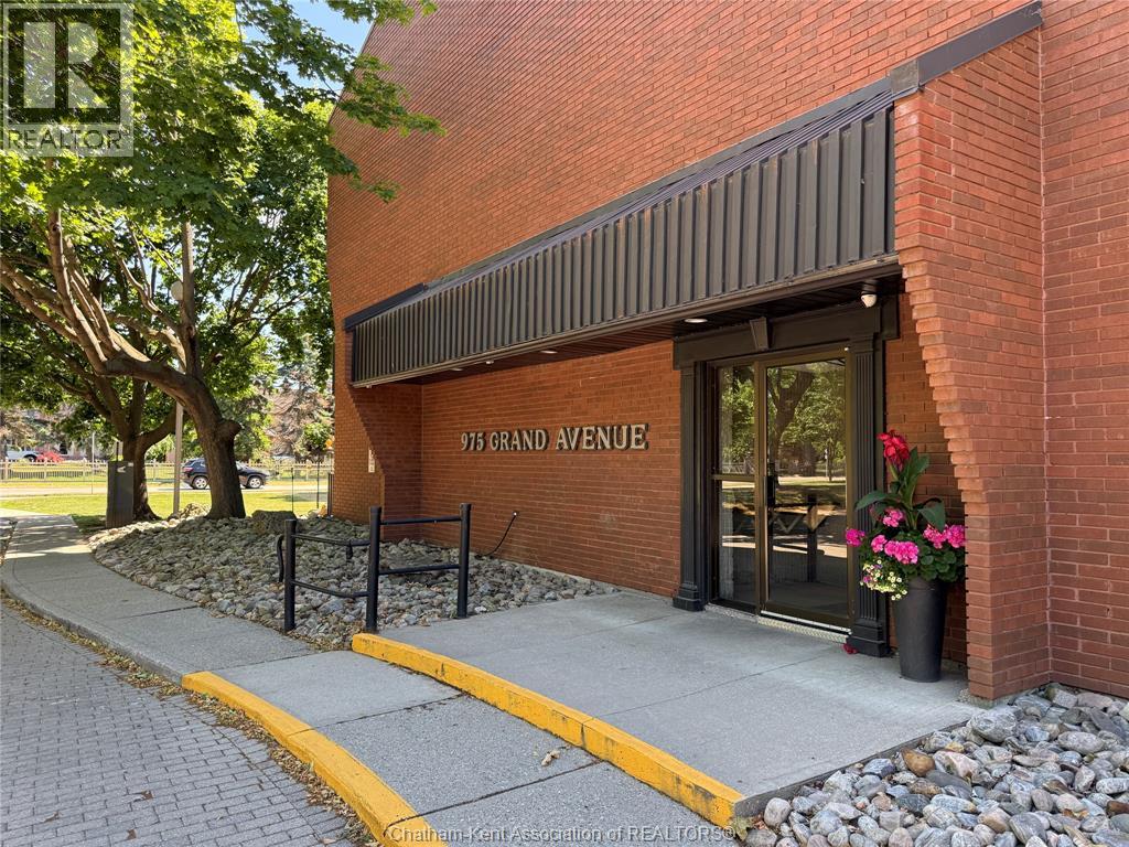 975 Grand Avenue West Unit# 304, Chatham, Ontario  N7L 4Z6 - Photo 2 - 26008710