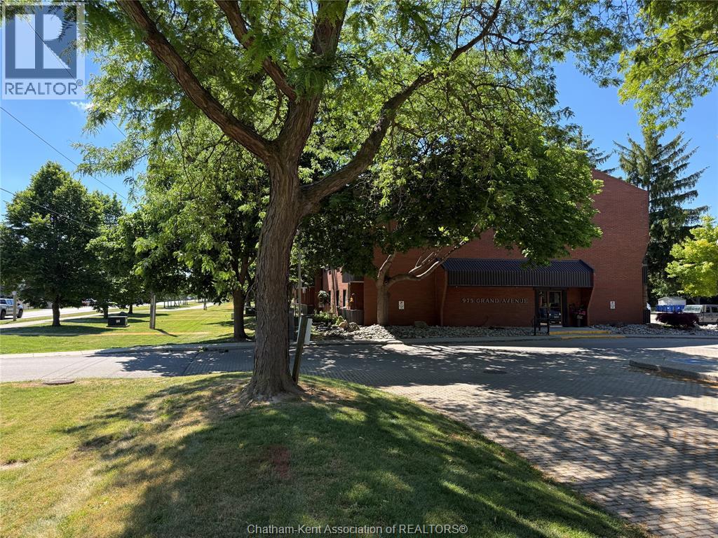 975 Grand Avenue West Unit# 304, Chatham, Ontario  N7L 4Z6 - Photo 3 - 26008710