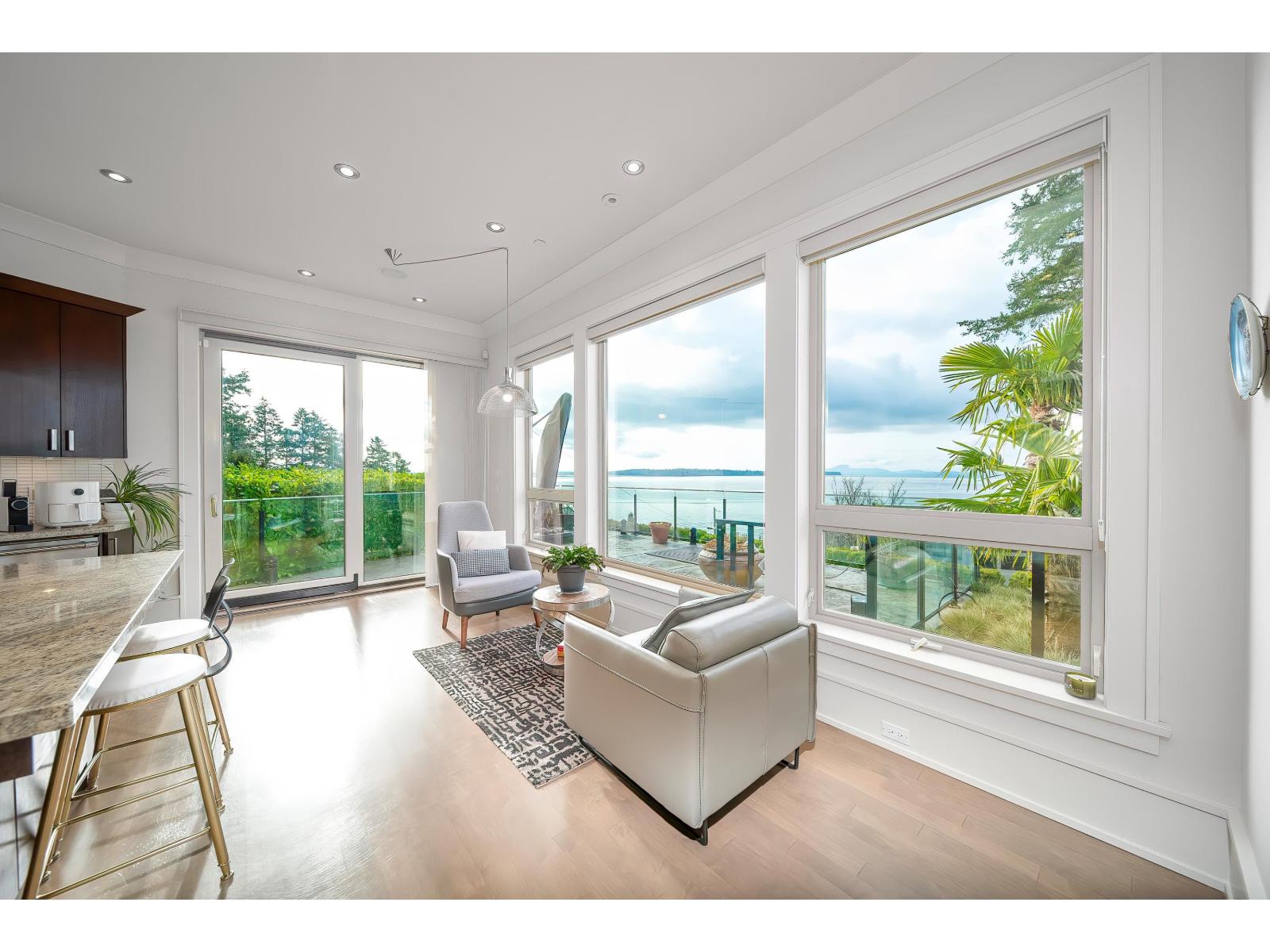 14533 Magdalen Avenue, White Rock, British Columbia  V4B 2X5 - Photo 16 - R3135515