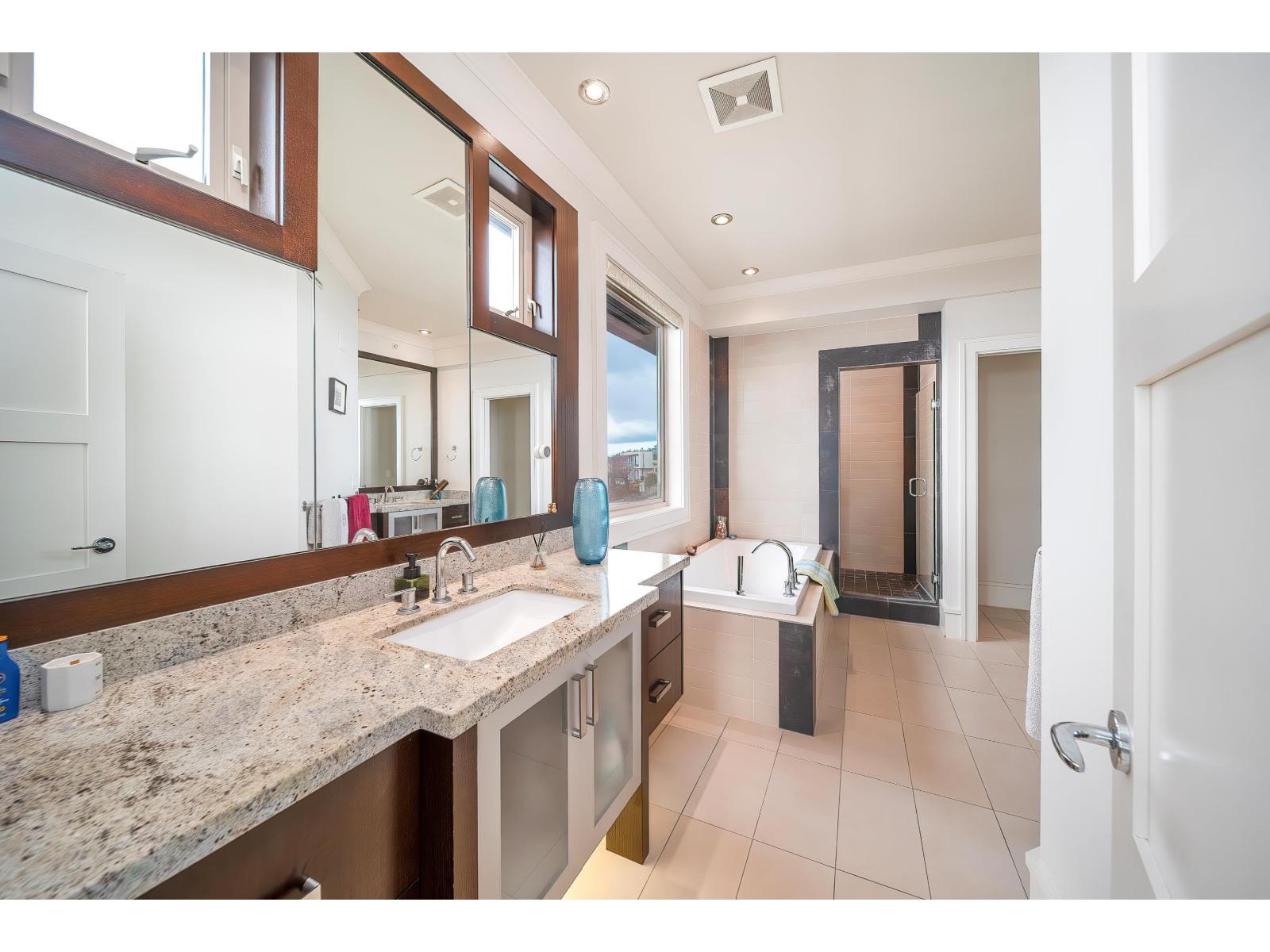 14533 Magdalen Avenue, White Rock, British Columbia  V4B 2X5 - Photo 32 - R3135515
