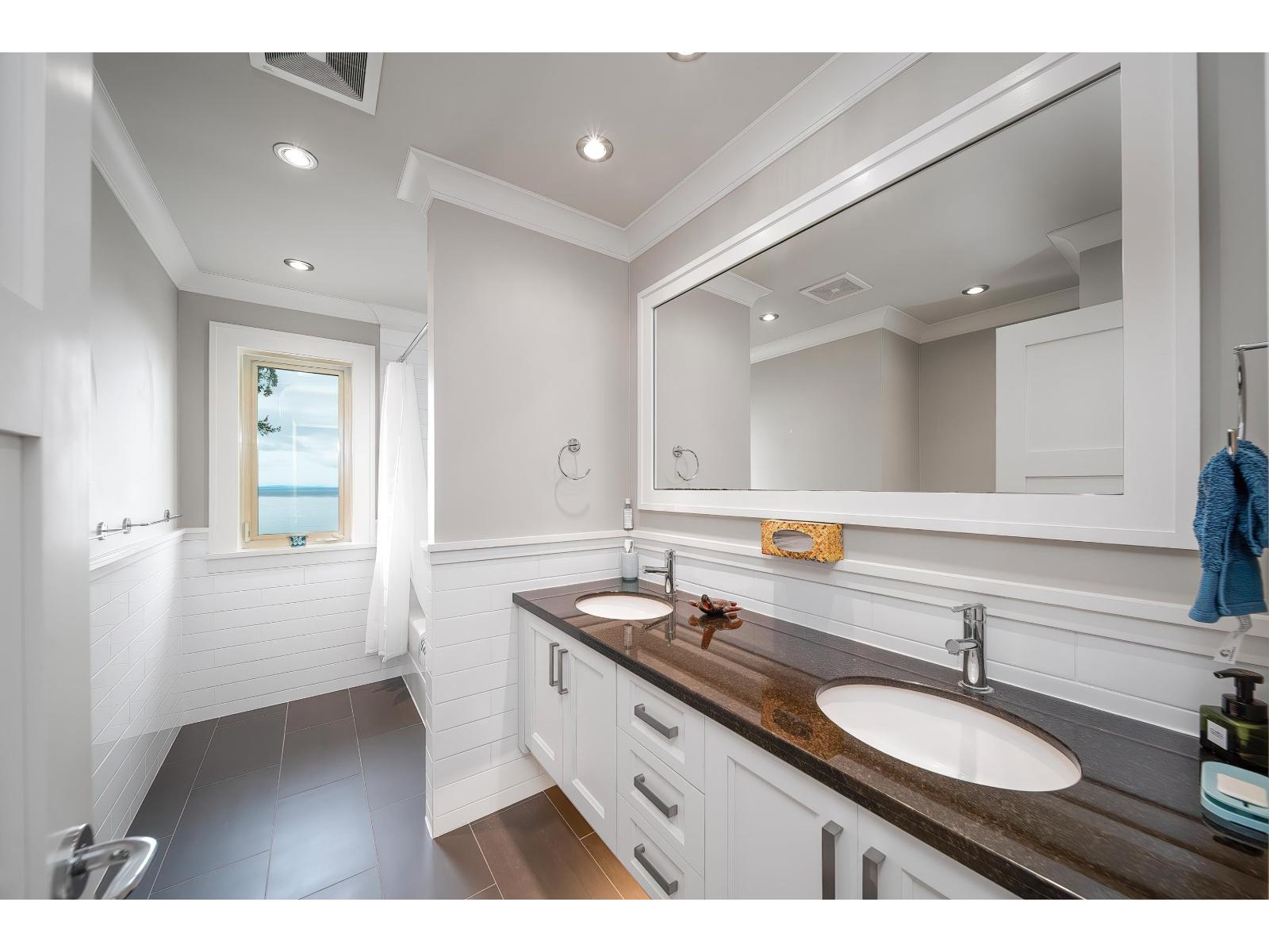 14533 Magdalen Avenue, White Rock, British Columbia  V4B 2X5 - Photo 36 - R3135515