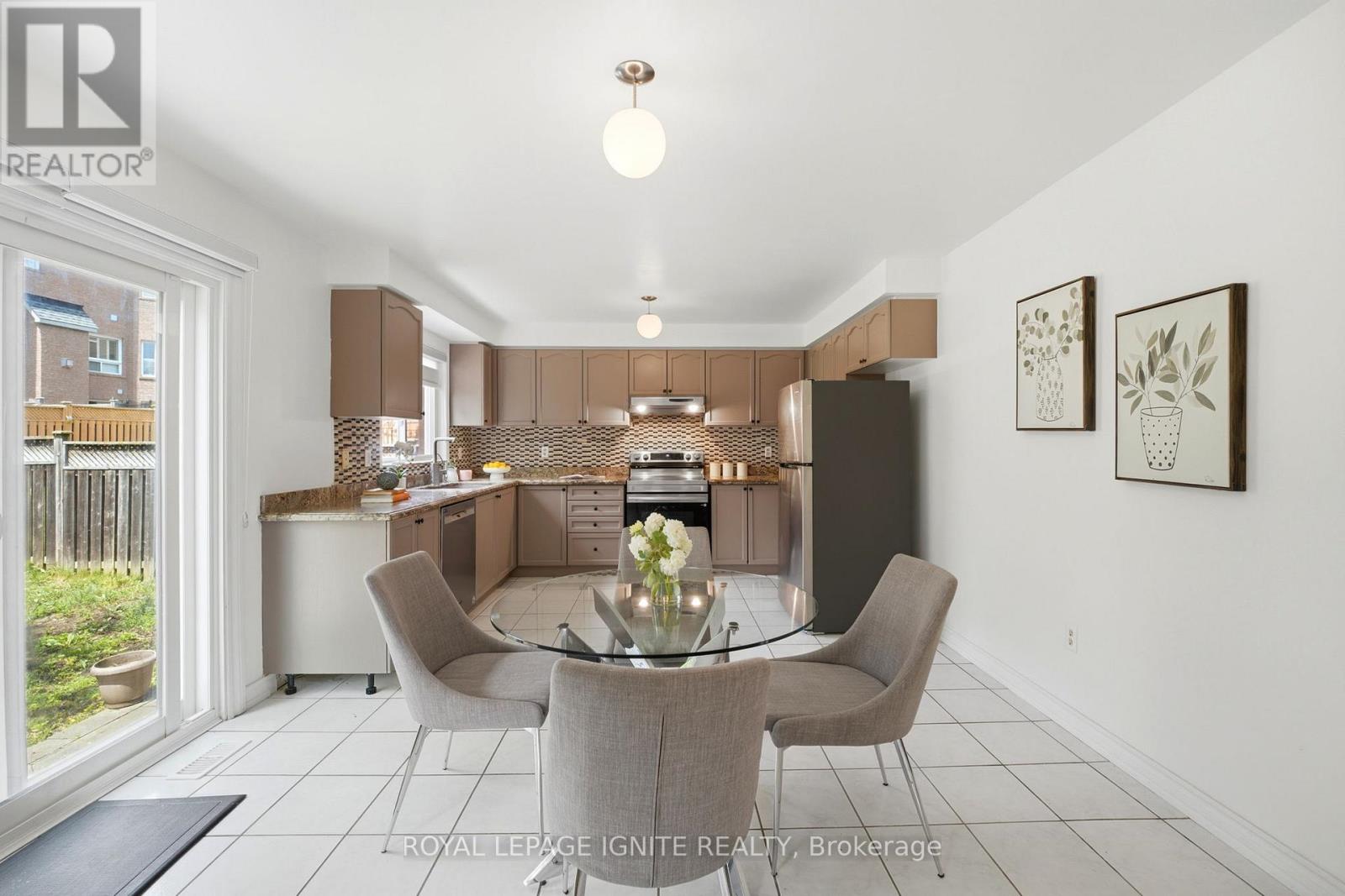 58 Williamson Drive E, Ajax, Ontario  L1T 0A9 - Photo 10 - E13439838