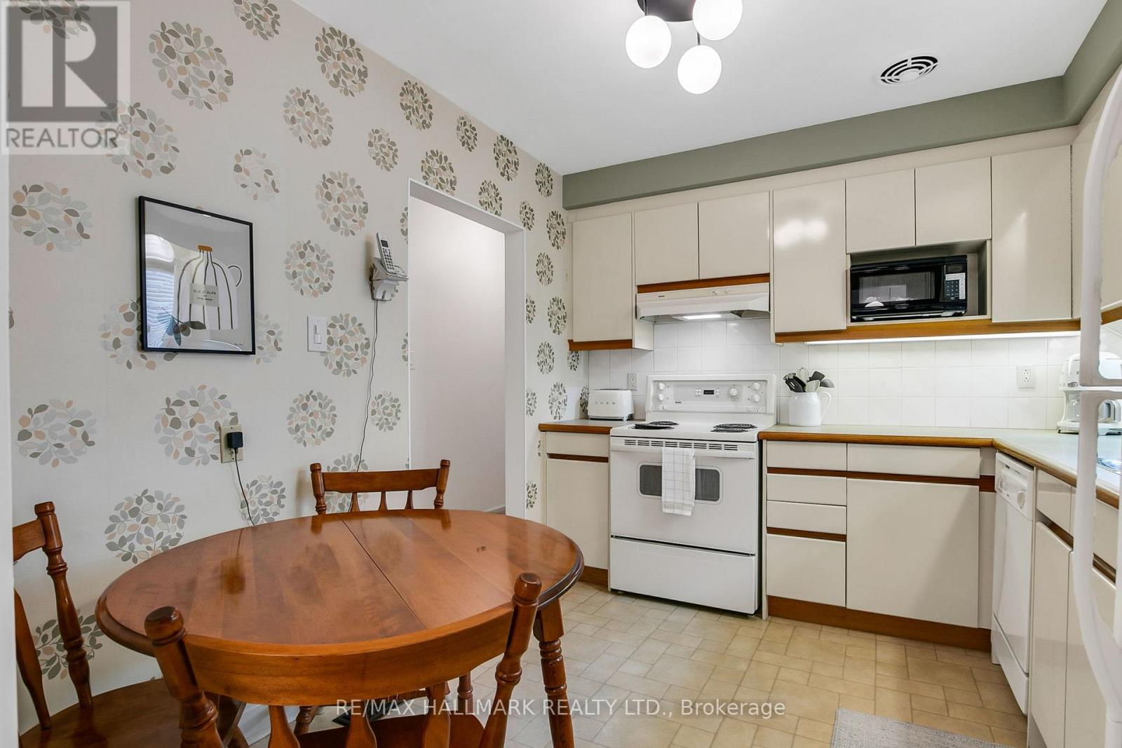 6 Suraty Avenue, Toronto, Ontario  M1P 4E1 - Photo 13 - E13439918