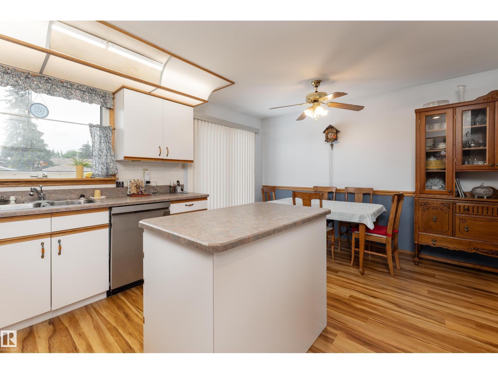9559 145 Av NW, Edmonton, Alberta  T5E 2J5 - Photo 11 - E4493486