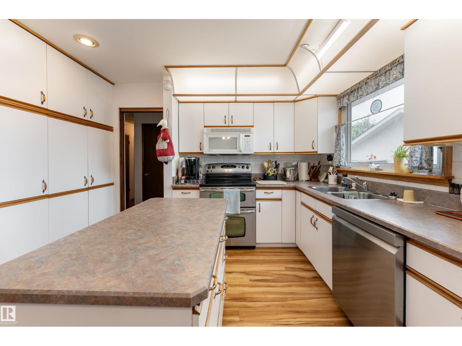 9559 145 Av NW, Edmonton, Alberta  T5E 2J5 - Photo 13 - E4493486