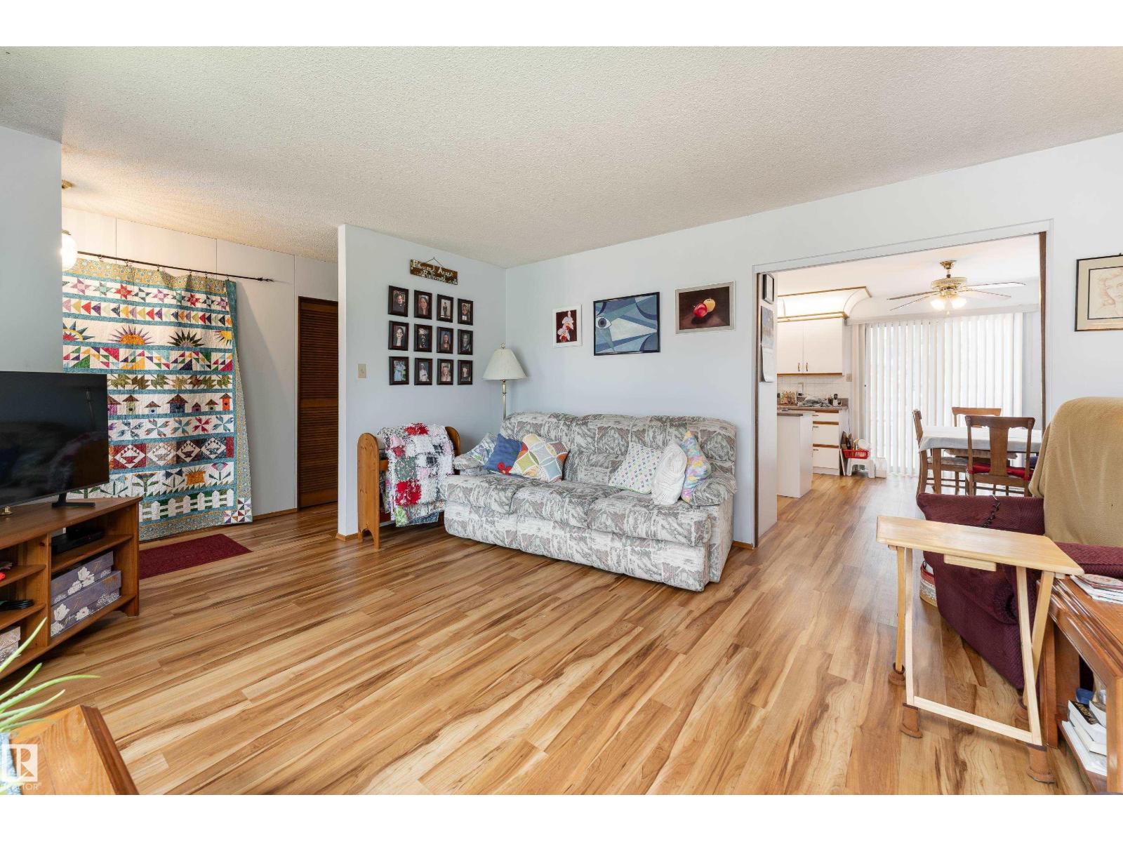 9559 145 Av NW, Edmonton, Alberta  T5E 2J5 - Photo 5 - E4493486