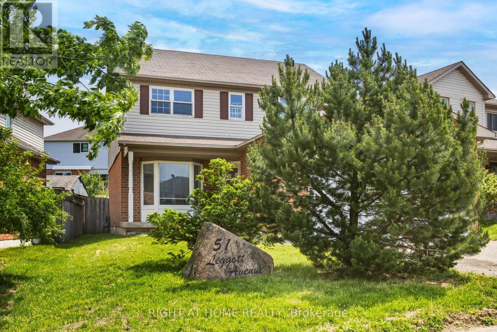 51 LEGGOTT AVENUE, Barrie, Ontario