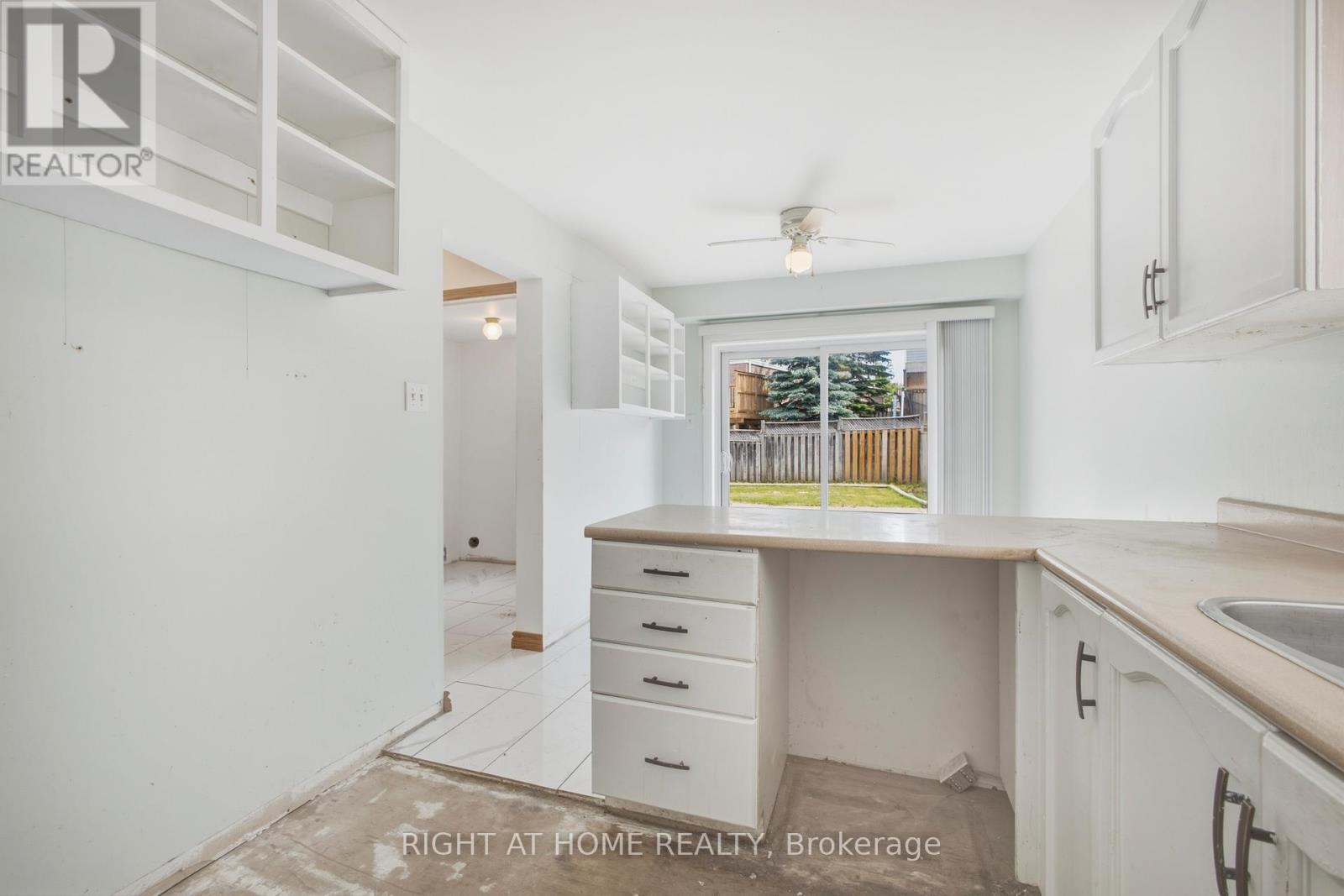 51 Leggott Avenue, Barrie, Ontario  L4N 8B1 - Photo 12 - S13439818