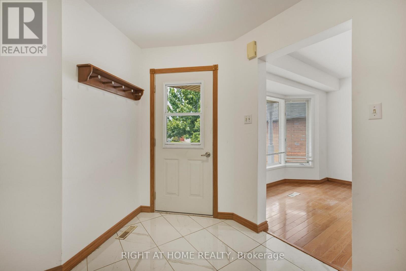 51 Leggott Avenue, Barrie, Ontario  L4N 8B1 - Photo 15 - S13439818