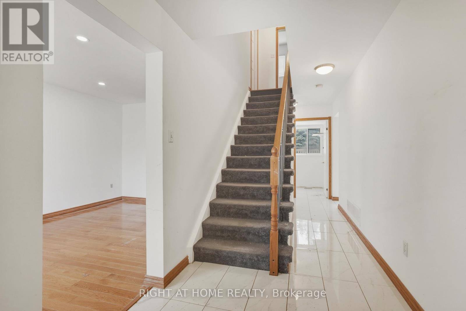 51 Leggott Avenue, Barrie, Ontario  L4N 8B1 - Photo 16 - S13439818