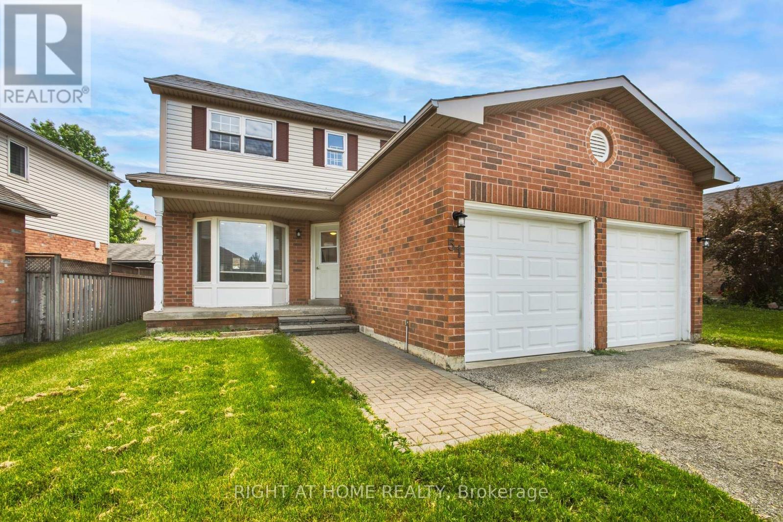 51 Leggott Avenue, Barrie, Ontario  L4N 8B1 - Photo 2 - S13439818