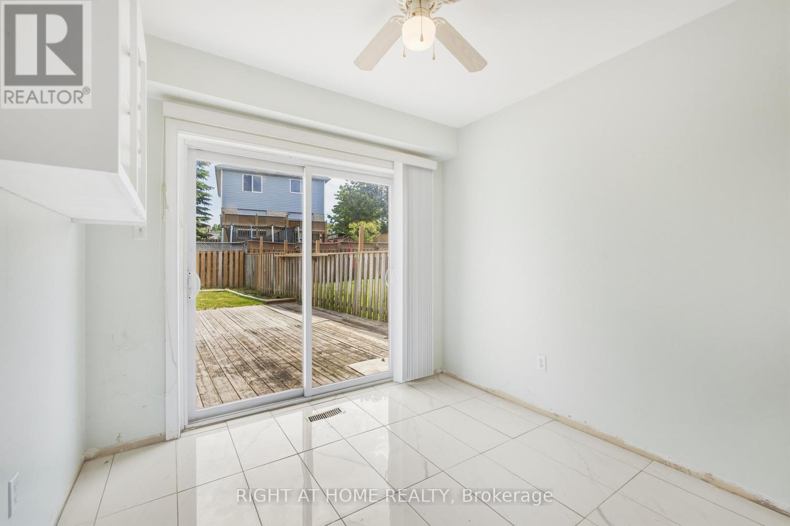 51 Leggott Avenue, Barrie, Ontario  L4N 8B1 - Photo 8 - S13439818