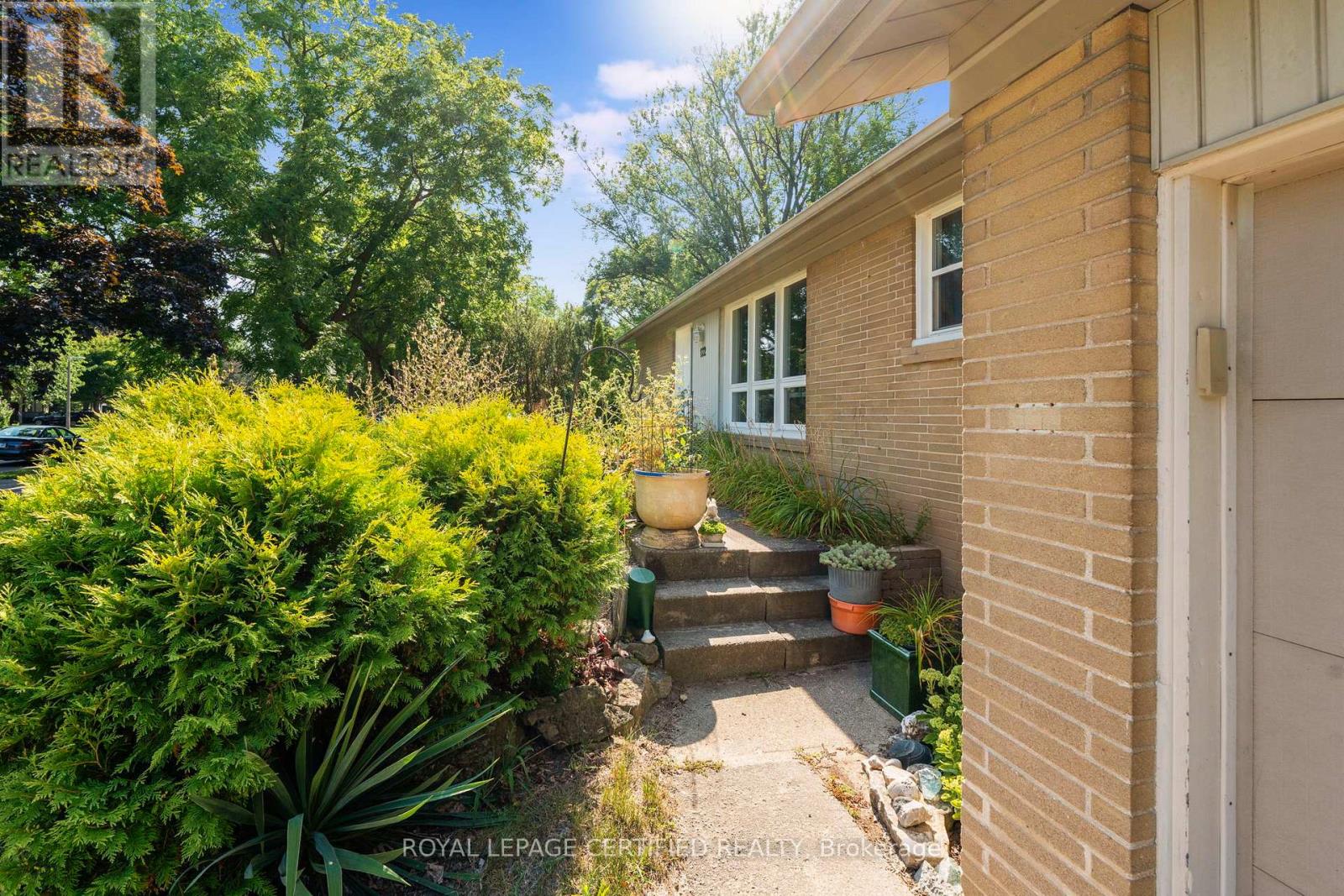 122 Selgrove Crescent, Oakville, Ontario  L6L 1L3 - Photo 12 - W13432942