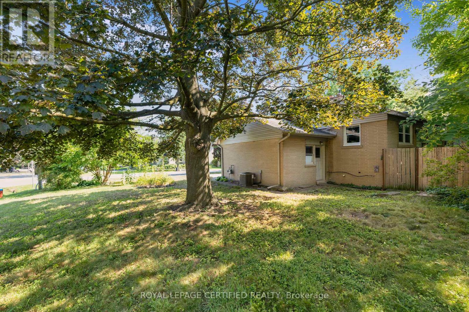 122 Selgrove Crescent, Oakville, Ontario  L6L 1L3 - Photo 13 - W13432942