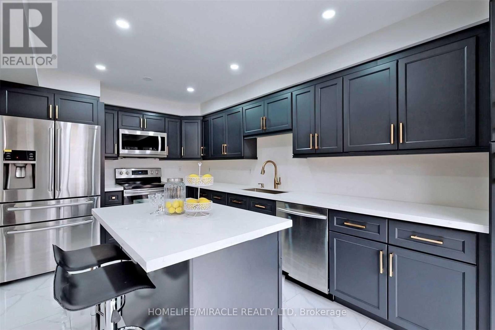 16 Sentimental Way, Brampton, Ontario  L7A 2S1 - Photo 11 - W13439848
