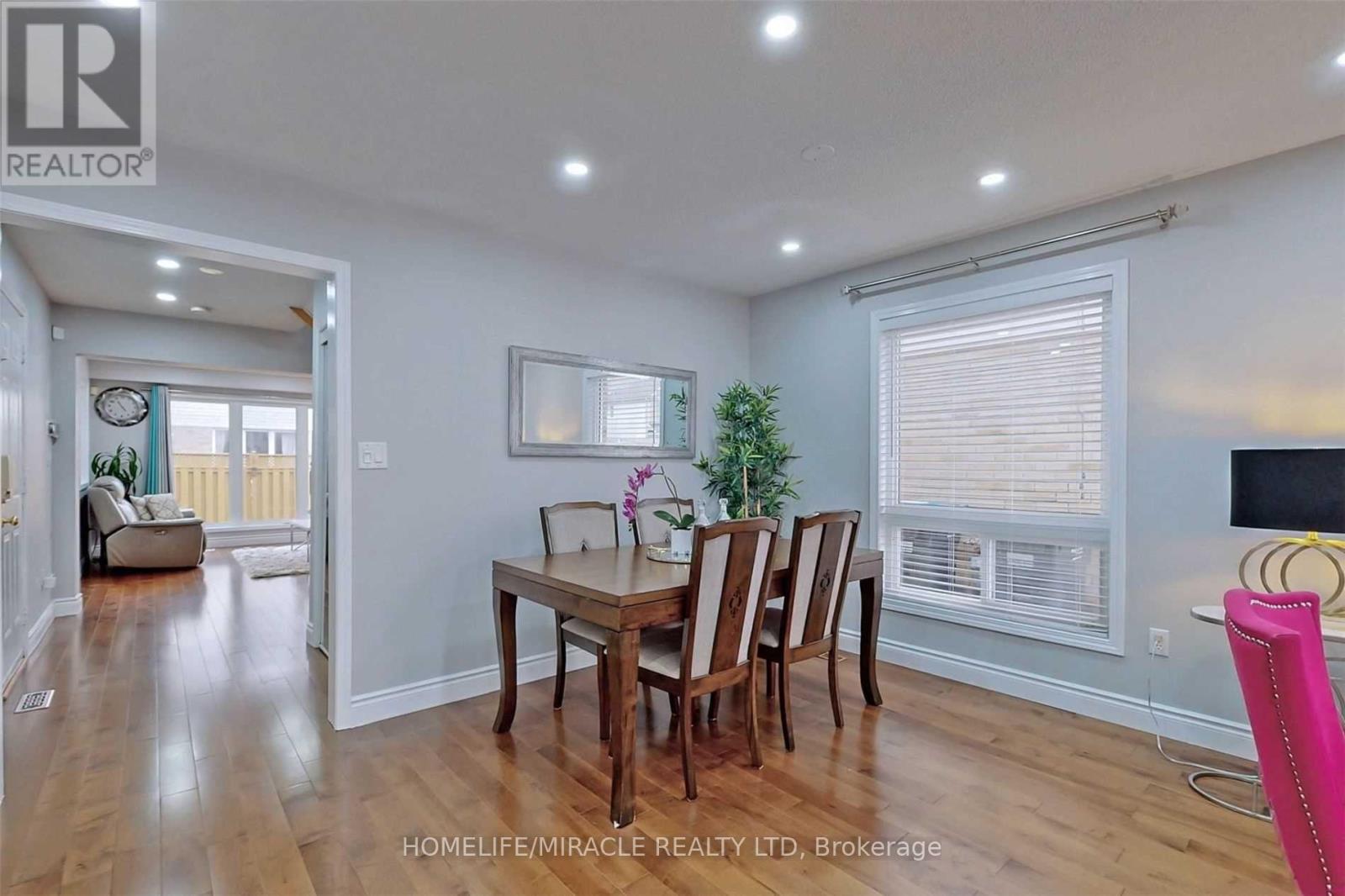 16 Sentimental Way, Brampton, Ontario  L7A 2S1 - Photo 5 - W13439848