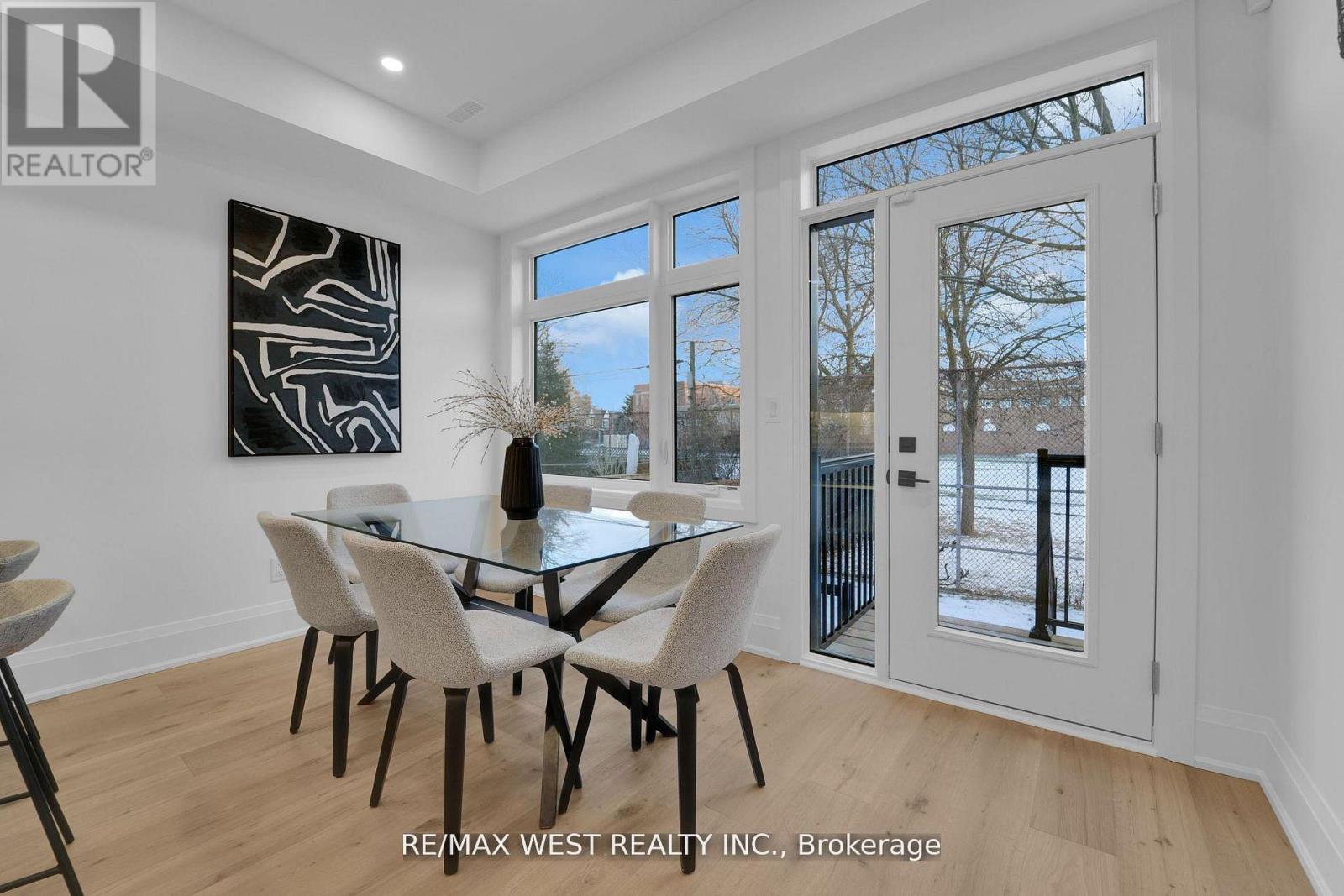 Upper - 521 St Johns Road, Toronto, Ontario  M6S 2L7 - Photo 14 - W13439854