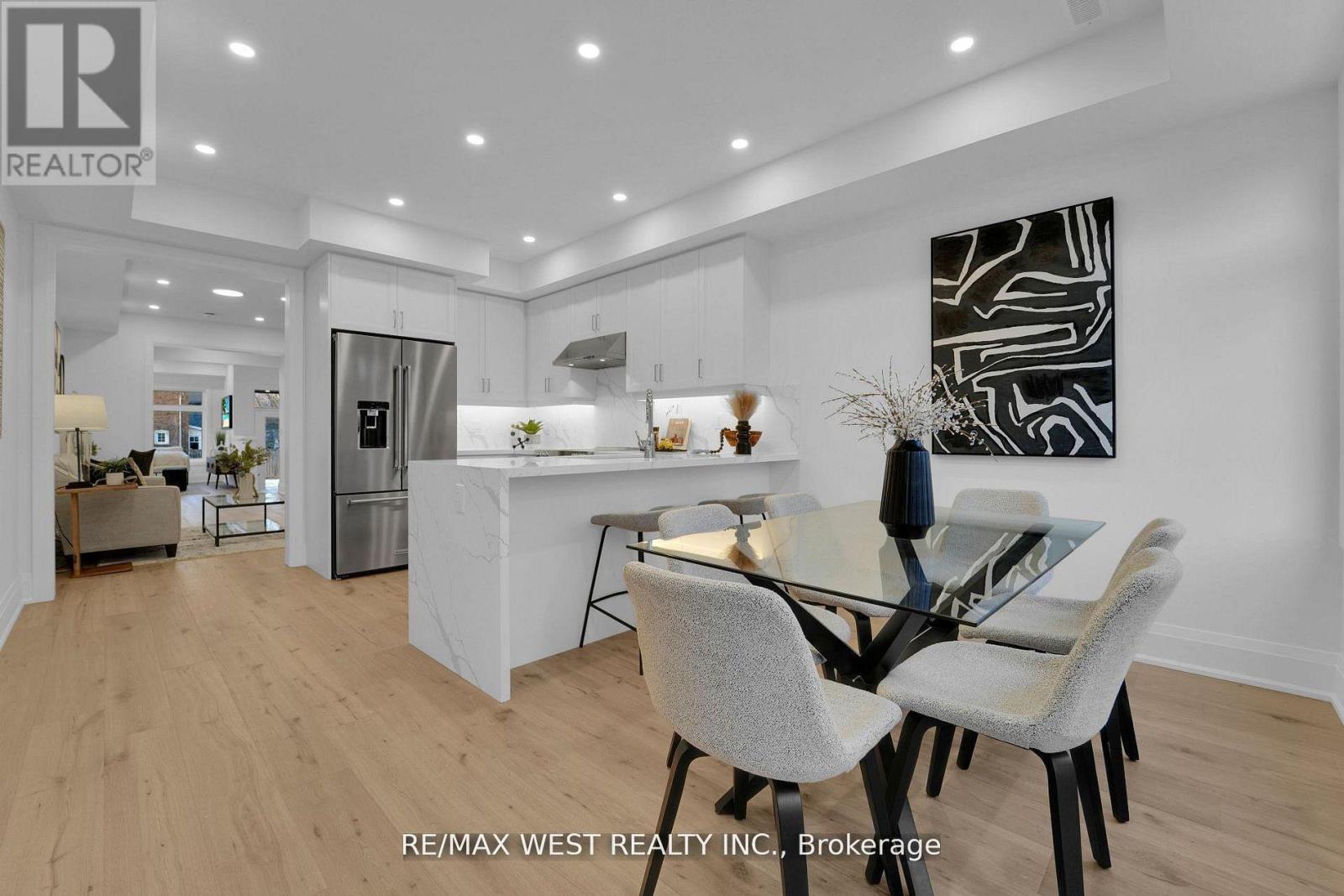 Upper - 521 St Johns Road, Toronto, Ontario  M6S 2L7 - Photo 15 - W13439854