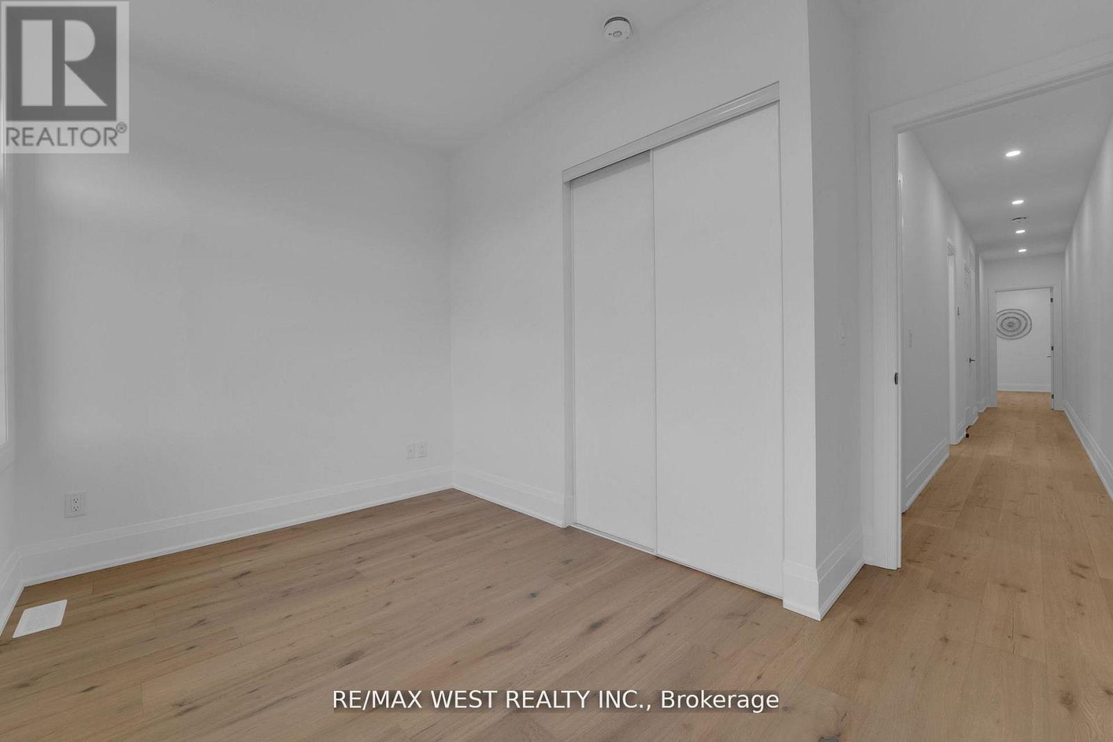 Upper - 521 St Johns Road, Toronto, Ontario  M6S 2L7 - Photo 21 - W13439854