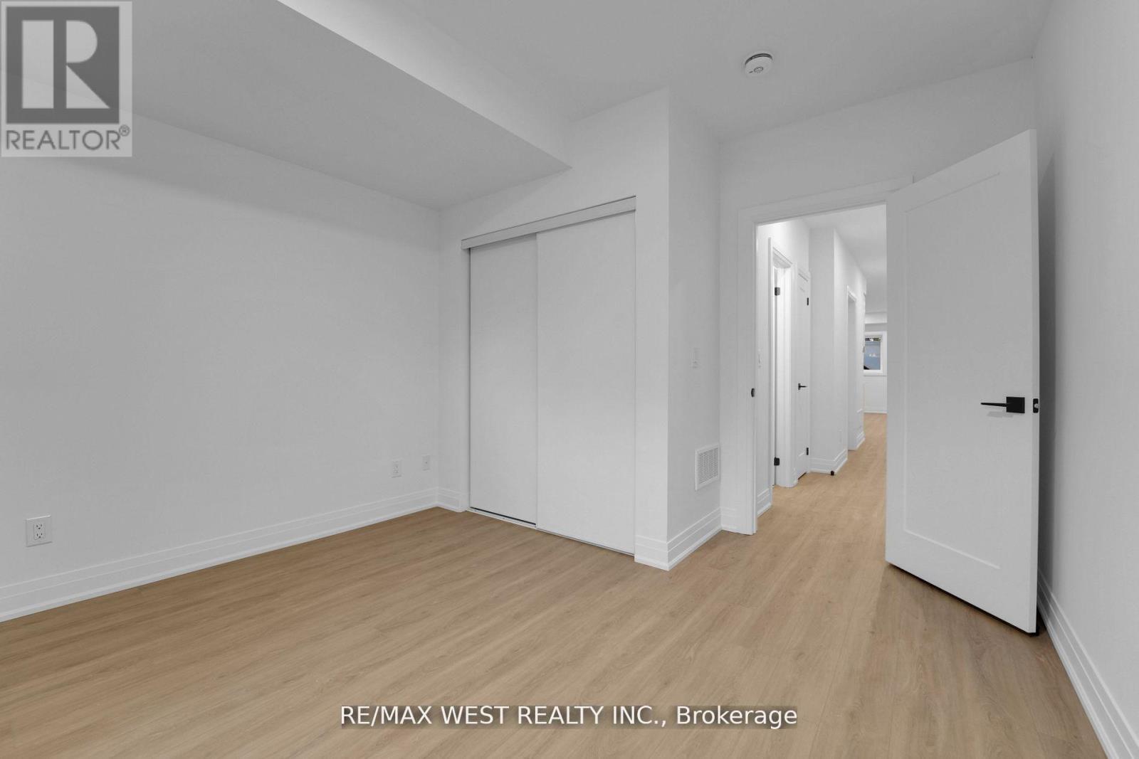 Lower - 521 St Johns Road, Toronto, Ontario  M6S 2L7 - Photo 10 - W13439860