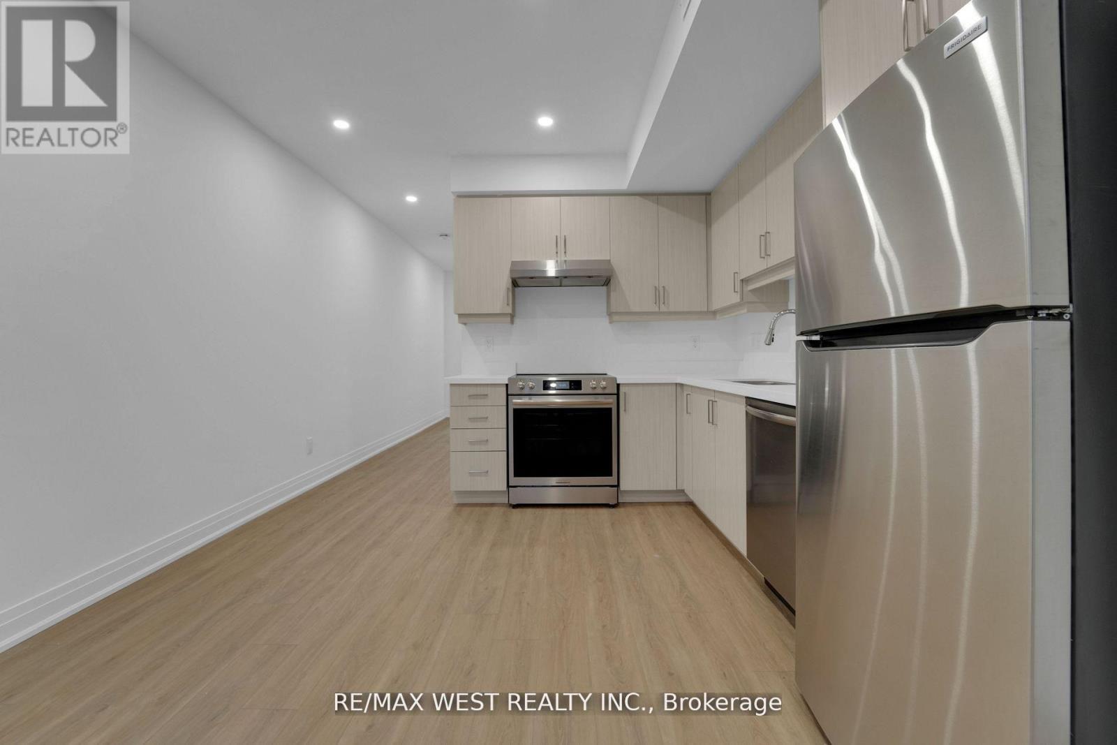 Lower - 521 St Johns Road, Toronto, Ontario  M6S 2L7 - Photo 5 - W13439860