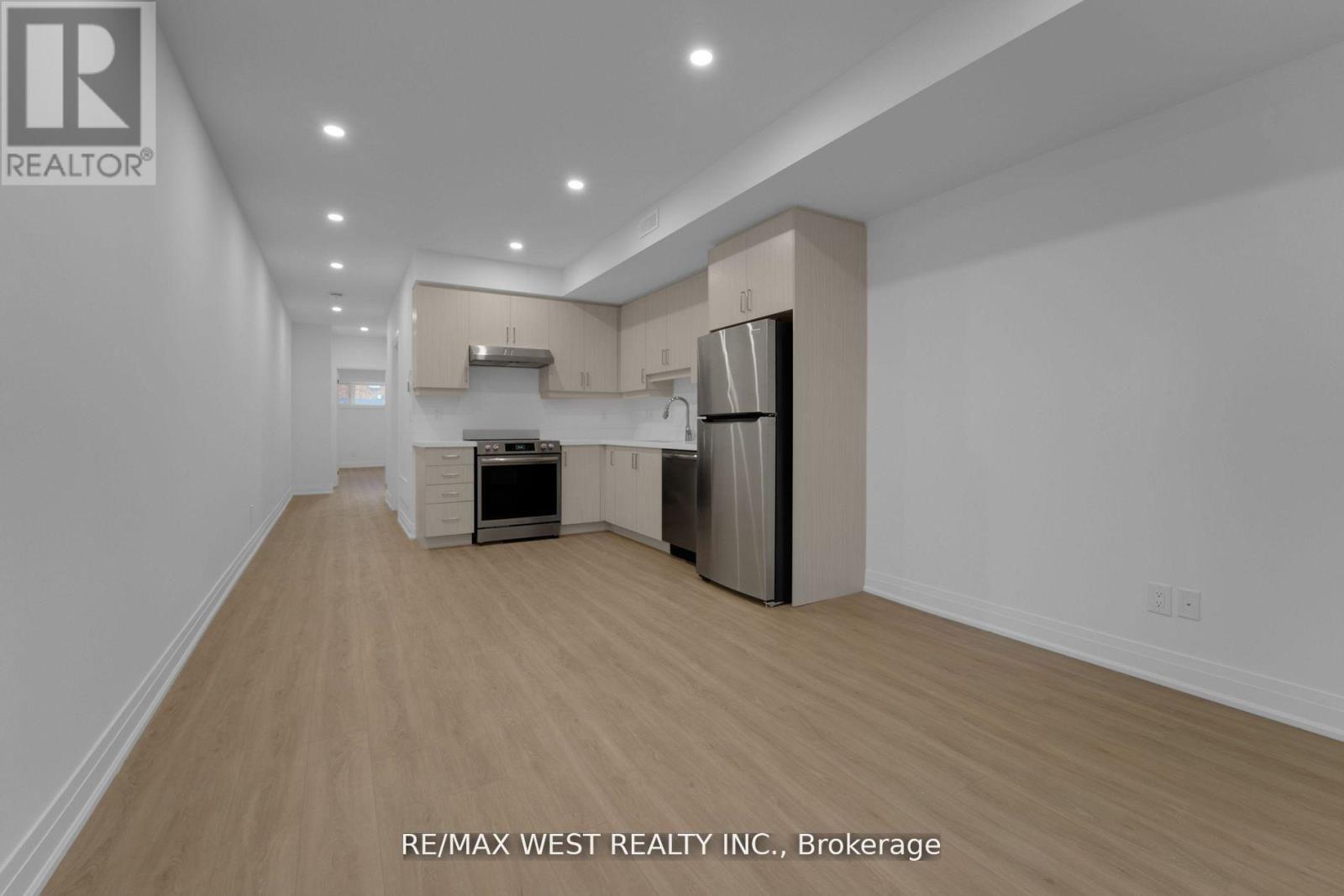 Lower - 521 St Johns Road, Toronto, Ontario  M6S 2L7 - Photo 8 - W13439860