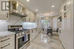 1725 The Chase Road, Mississauga, Ontario  L5M 4N3 - Photo 8 - W13439920