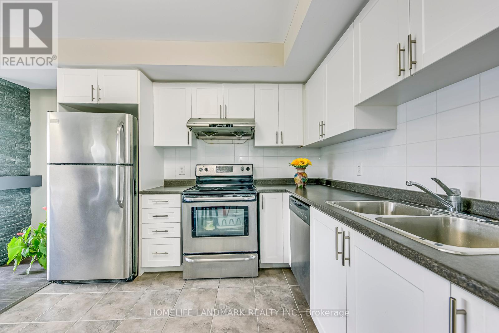121 - 2891 Rio Court, Mississauga, Ontario  L5M 0S3 - Photo 10 - W13439942
