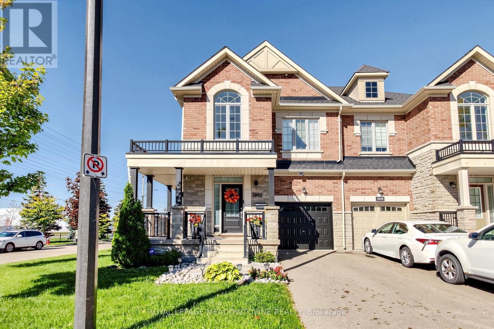3892 Arvona Place, Mississauga, Ontario  L5M 0Y5 - Photo 2 - W13440032