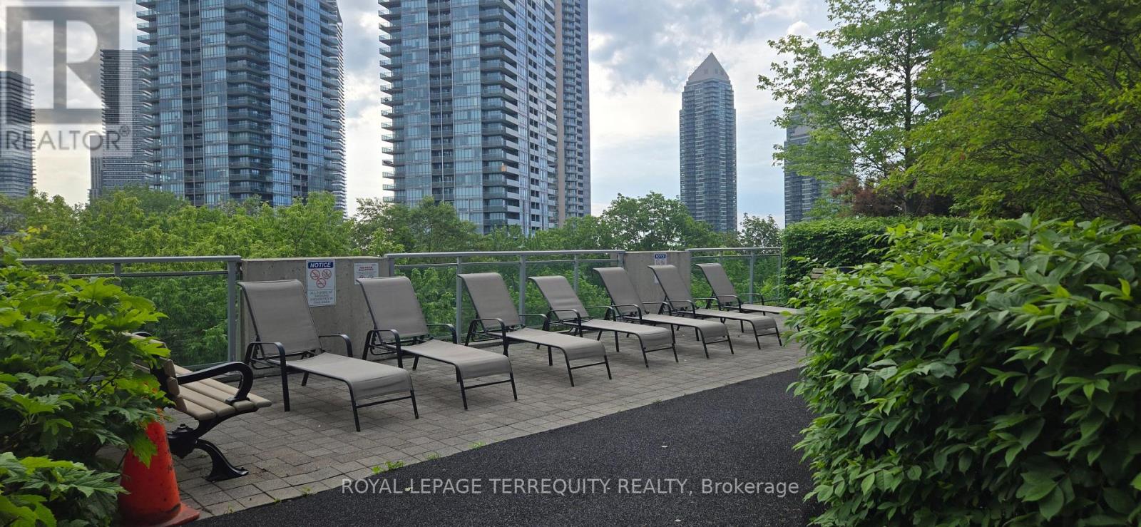 1708 - 155 Legion Road N, Toronto, Ontario  M8Y 0A7 - Photo 18 - W13440070