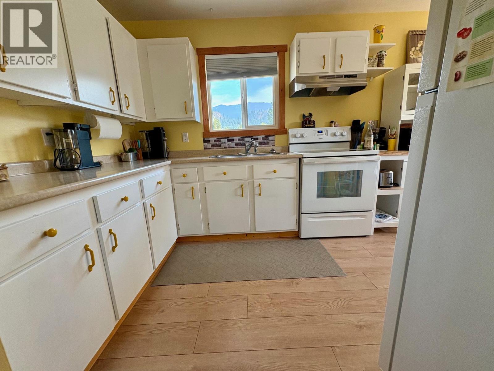 4636 Kivi Crescent Crescent, Barriere, British Columbia  V0e 1E0 - Photo 3 - 10391307