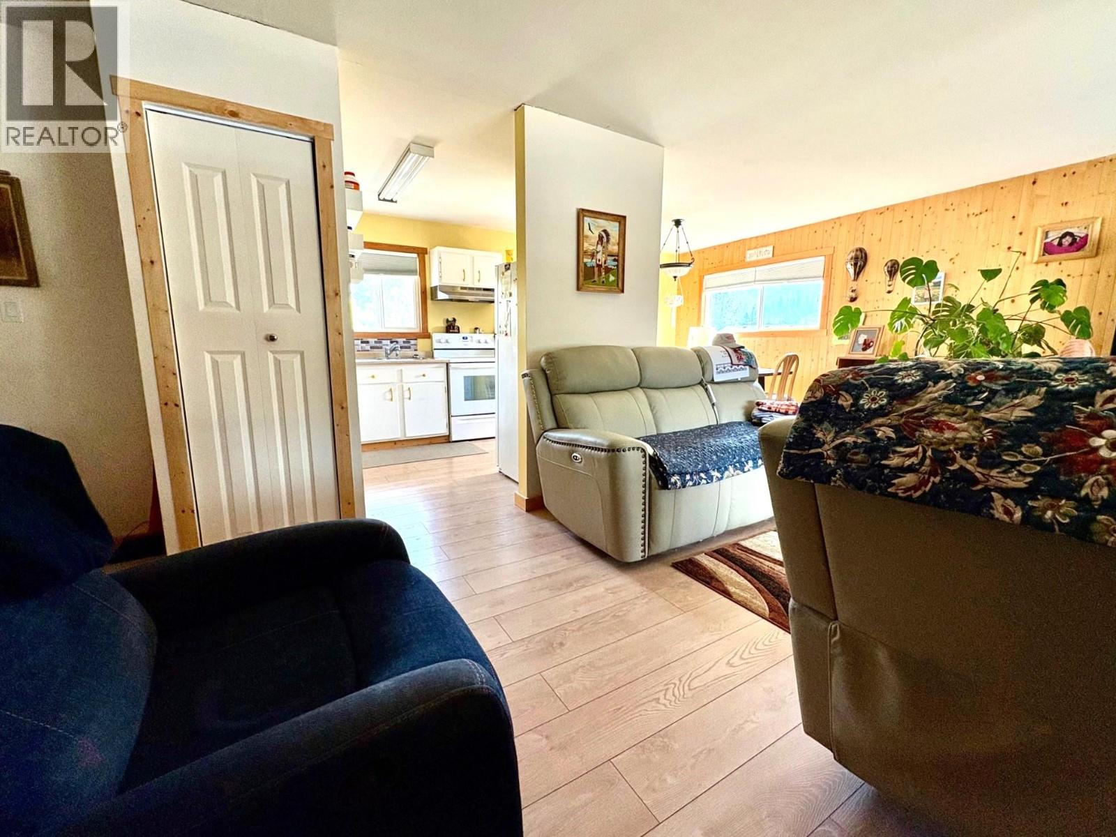 4636 Kivi Crescent Crescent, Barriere, British Columbia  V0e 1E0 - Photo 5 - 10391307