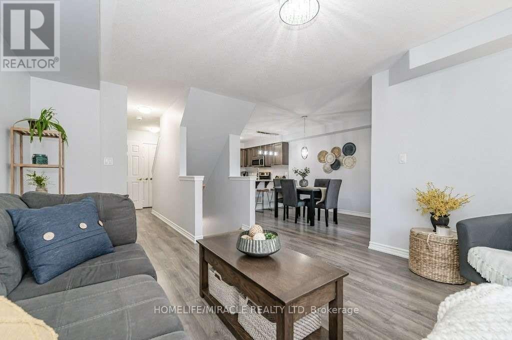 929 Apple Hill Lane, Kitchener, Ontario  N2R 0L7 - Photo 9 - X13439960