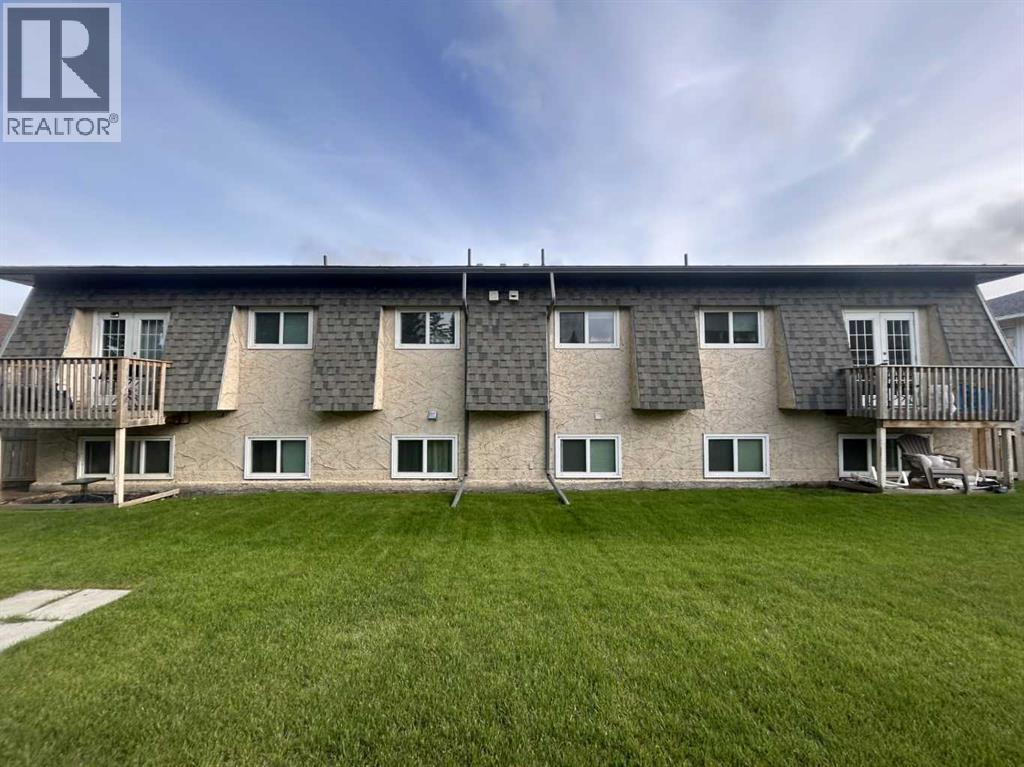 4518 47 A Avenue, Sylvan Lake, Alberta T4N 1N8 - Photo 1 - A2318956