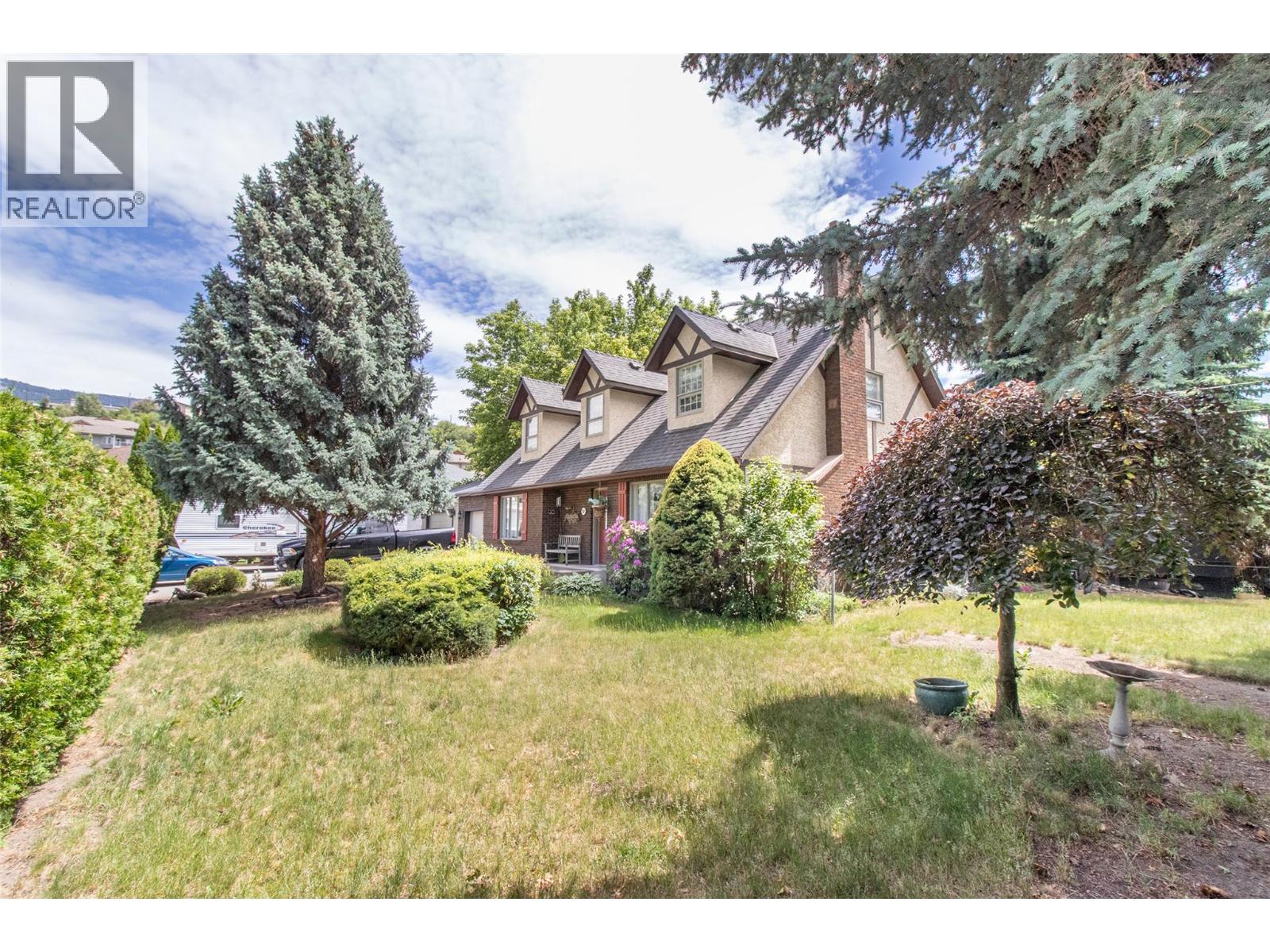 685 Stetson Court, Kelowna, British Columbia  V1X 6J7 - Photo 3 - 10390725
