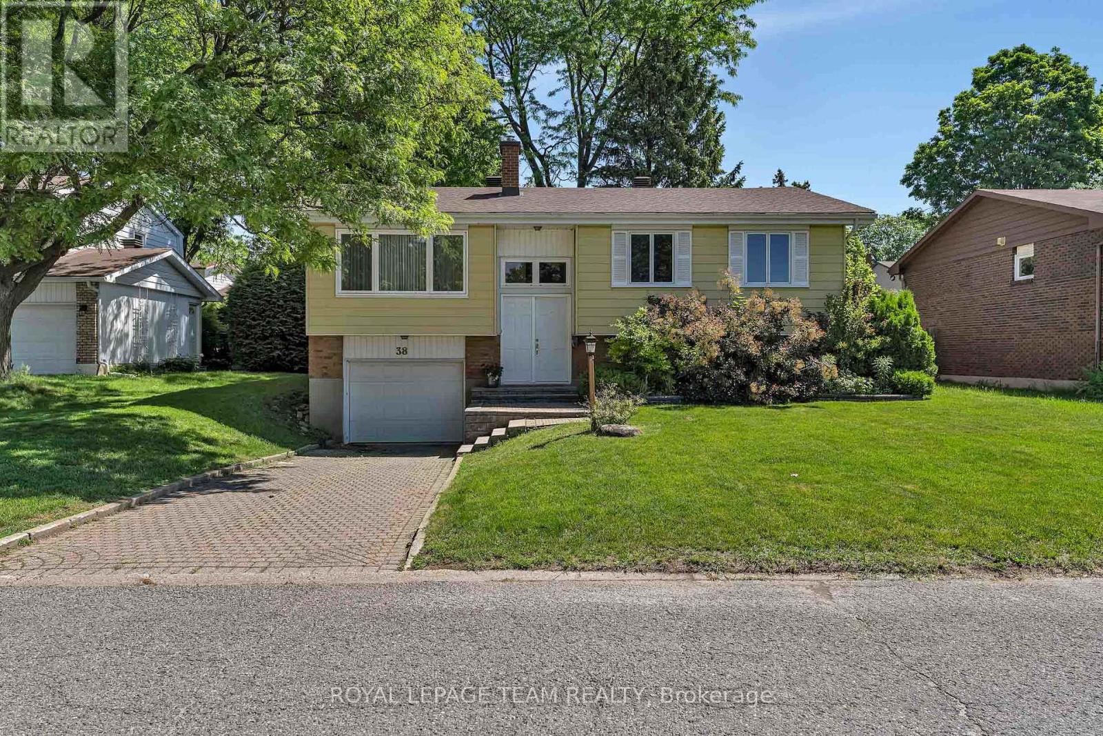 38 ELMBANK CRESCENT, Ottawa, Ontario