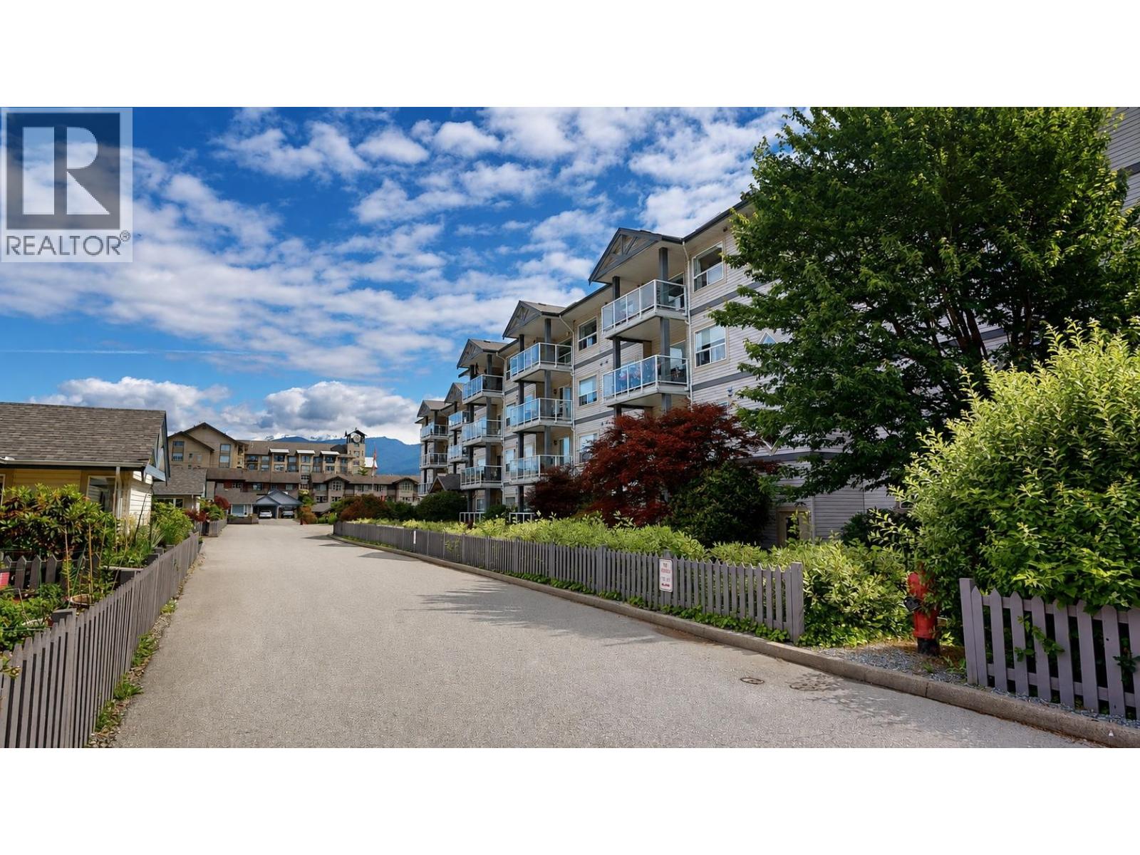 107 1203 PEMBERTON AVENUE, Squamish, British Columbia