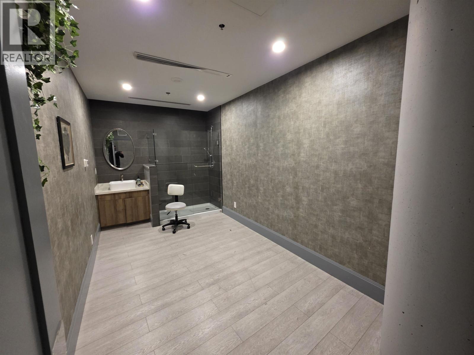 230 8411 Bridgeport Road, Richmond, British Columbia  V6X 1R7 - Photo 3 - C8075895