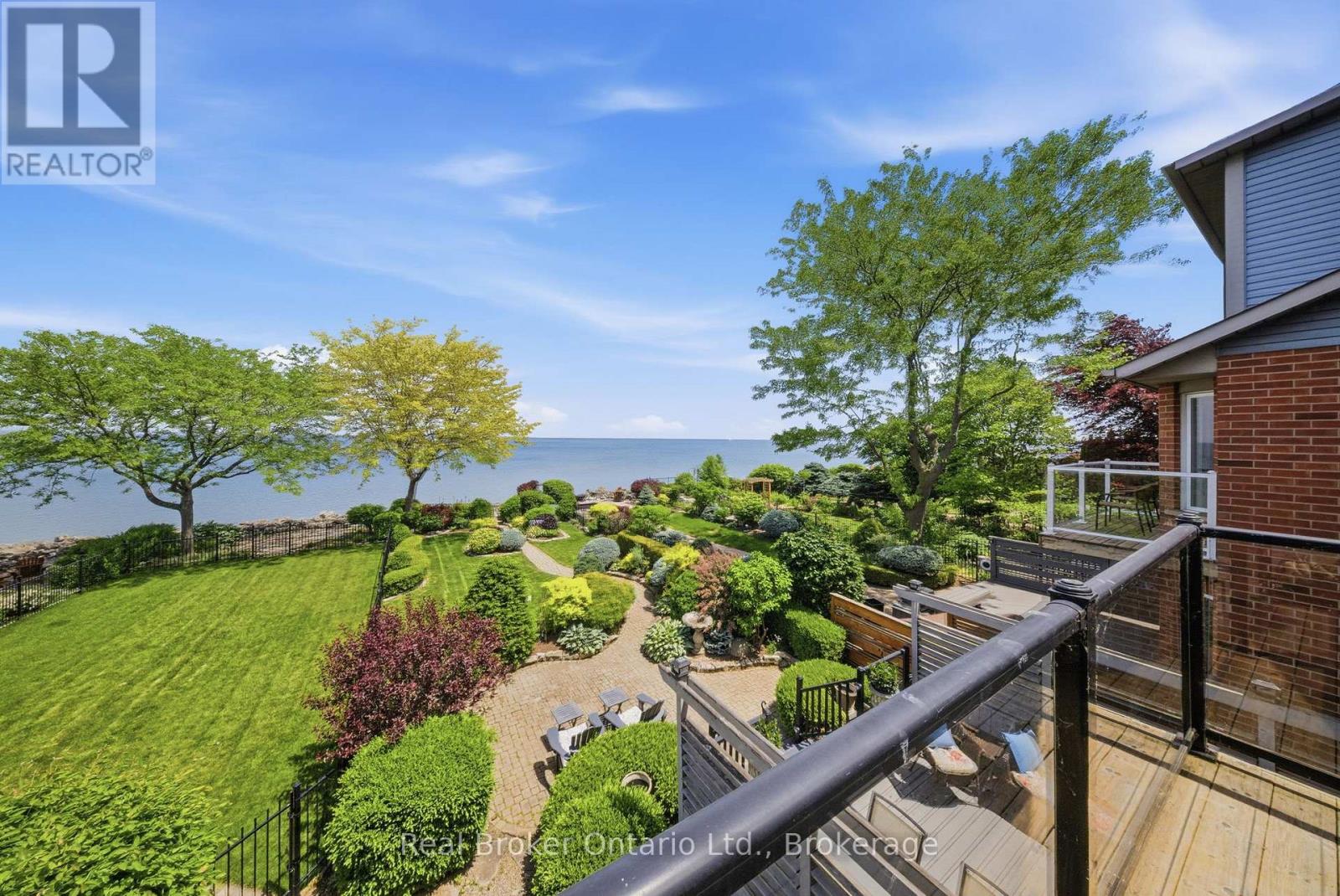 23 Edgewater Drive, Hamilton, Ontario  L8E 4Z2 - Photo 3 - X13440118