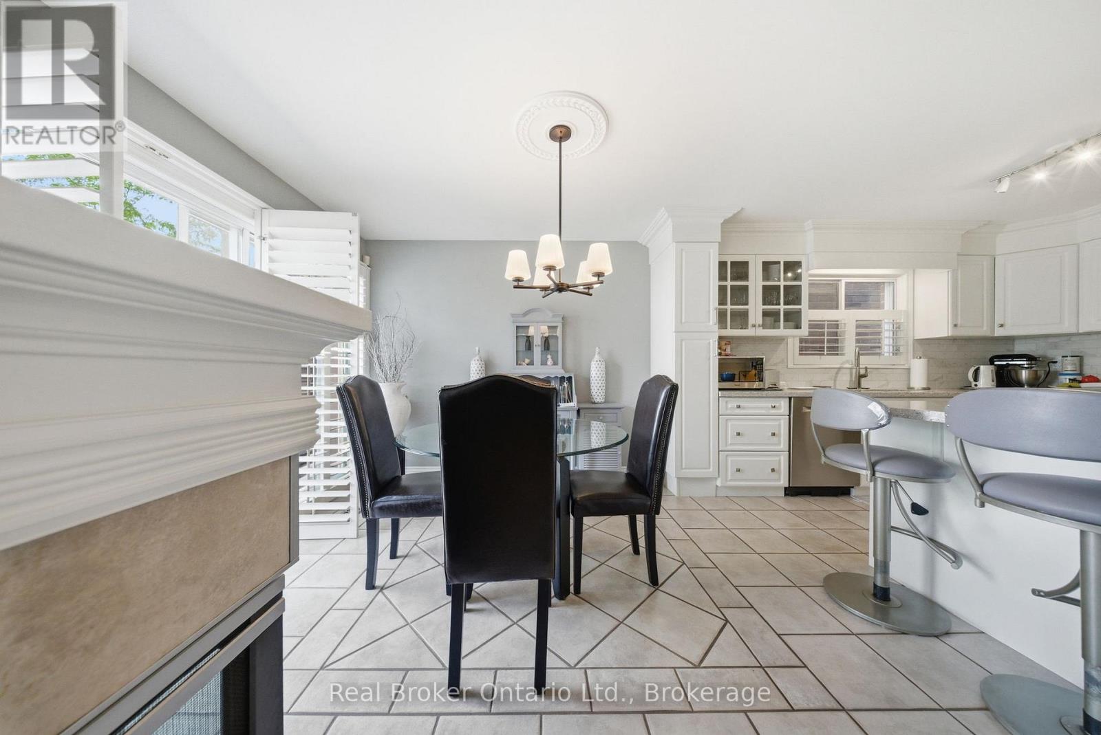 23 Edgewater Drive, Hamilton, Ontario  L8E 4Z2 - Photo 9 - X13440118