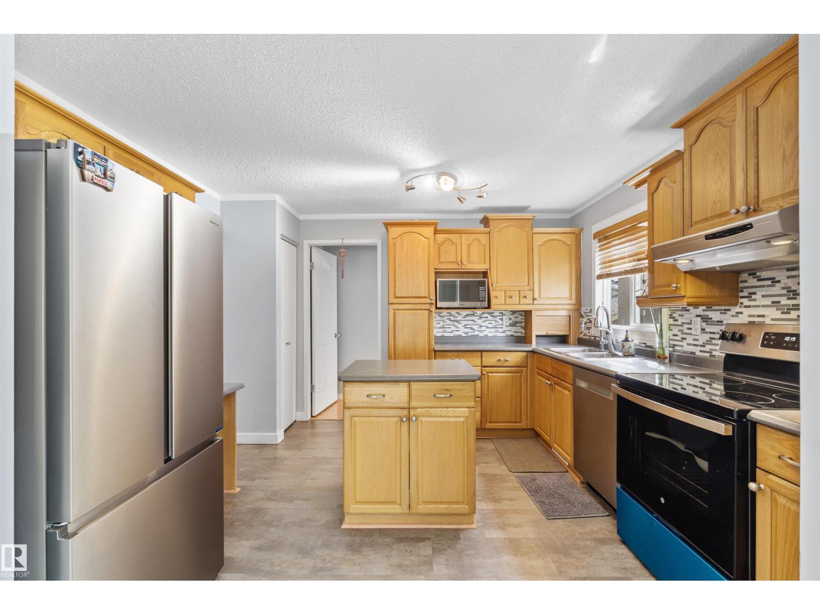 17007 95 St NW, Edmonton, Alberta  T5Z 2A7 - Photo 8 - E4493490