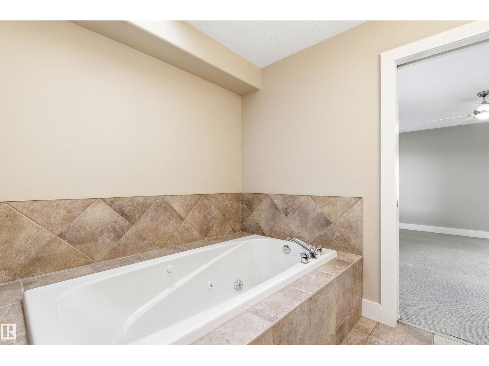 1512 Thorogood Cl NW, Edmonton, Alberta  T6R 3K7 - Photo 47 - E4493493