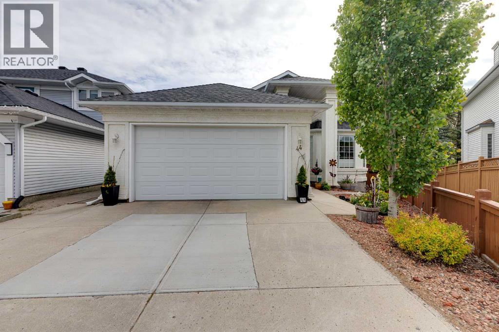 44 Valley Meadow Close NW, Calgary, Alberta  T3B 5M1 - Photo 1 - A2319932