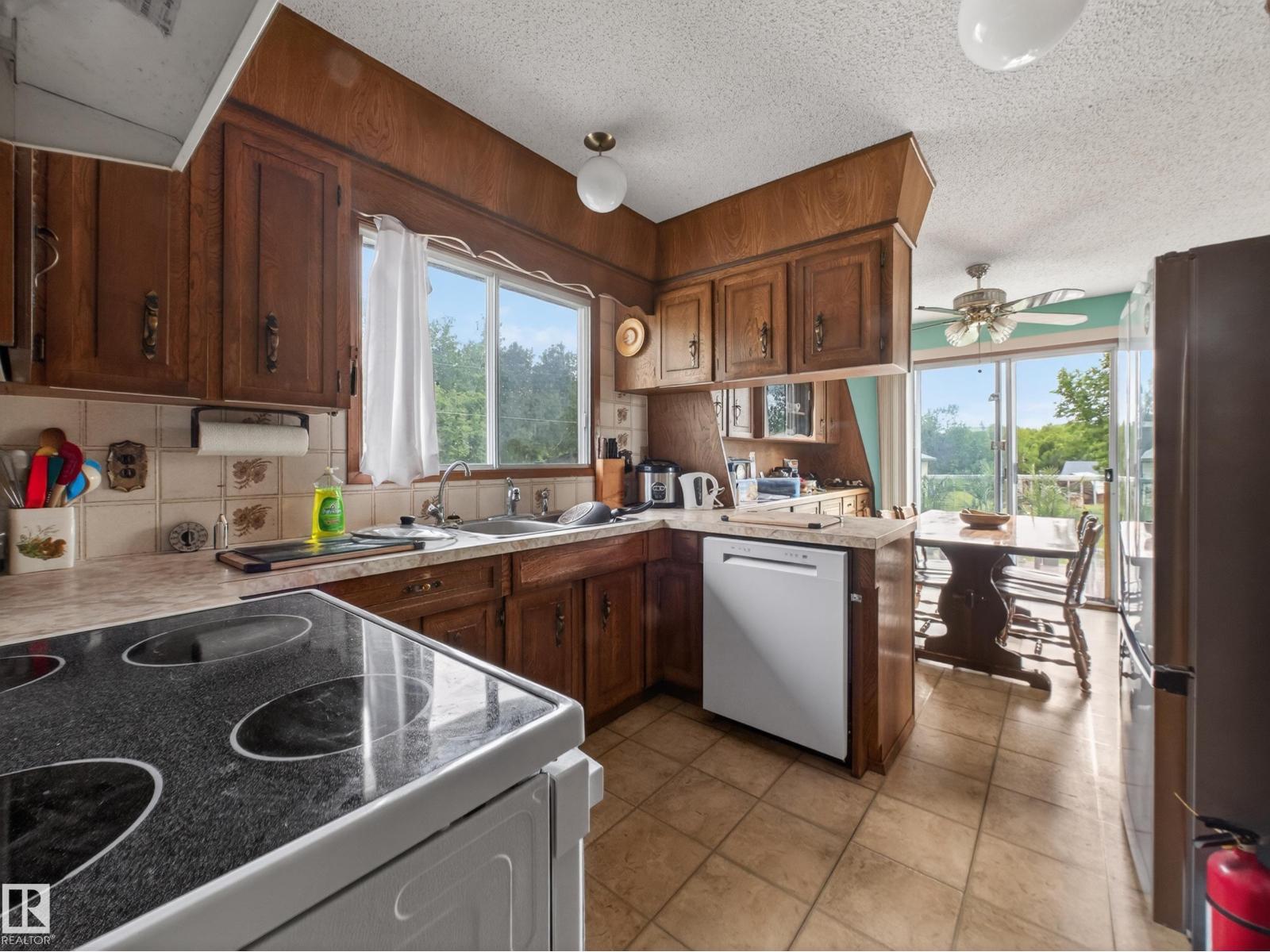 1415 Hwy 37, Rural Lac Ste. Anne County, Alberta  T0E 1V0 - Photo 15 - E4493495