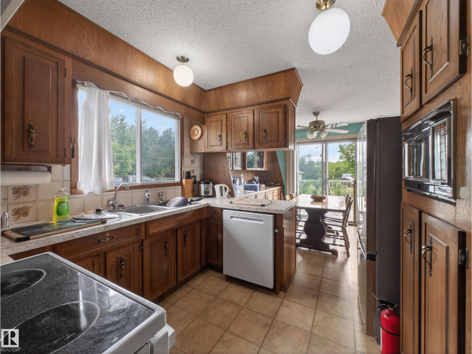 1415 Hwy 37, Rural Lac Ste. Anne County, Alberta  T0E 1V0 - Photo 16 - E4493495