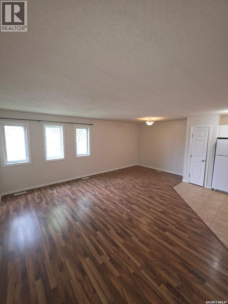 706 Rae Street, Regina, Saskatchewan  S4T 2A9 - Photo 4 - SK039311